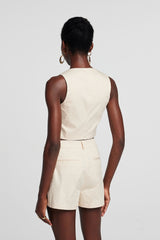 Briana – Tief ausgeschnittenes Blumenoberteil in Weiß