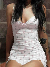 Anmutiges kurzes Tanktop mit Spitzenbesatz