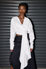 Cadence Ruch – Asymmetrisches Oberteil mit Schnürung