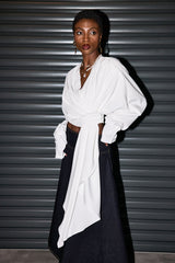 Cadence Ruch – Asymmetrisches Oberteil mit Schnürung