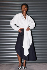 Cadence Ruch – Asymmetrisches Oberteil mit Schnürung