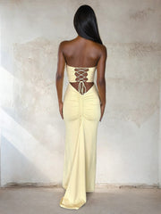 Trägerloses Maxikleid mit Schnürung