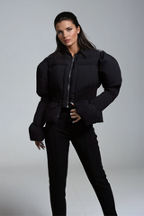 Emily – Wattierte Satin-Daunenjacke mit Schößchenmuster