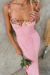 Trägerkleid mit Blumenstickerei