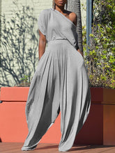 Indiebeautie – Set aus T-Shirt mit U-Boot-Ausschnitt und lässiger Hose