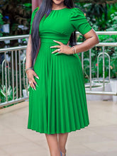 Einfarbiges, plissiertes Midikleid