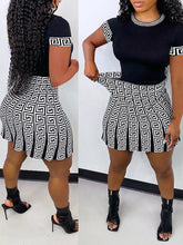 Set aus T-Shirt und Rock mit bedruckter Paspelierung – Ausverkauf