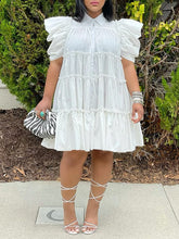 Rüschenkleid mit Puffärmeln