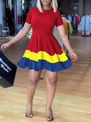 Indiebeautie – Dreifarbiges Rüschenkleid