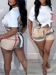 Kariertes Kombi-Set aus T-Shirt und Shorts