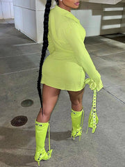 Einfarbiges, tief ausgeschnittenes Hemdblusenkleid – Ausverkauf