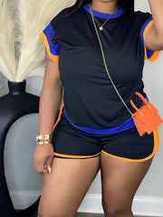 Set aus T-Shirt und Shorts mit Paspelierung