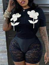 Indiebeautie – T-Shirt mit Blumen-Kontrast