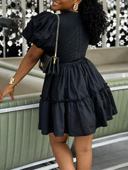 Schwarzes Rüschenkleid mit V-Ausschnitt – Ausverkauf