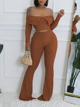 Set aus schulterfreiem Oberteil mit Knopfleiste und Hose