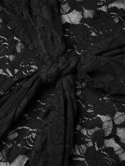 Maxikleid mit Spitzenausschnitt und Rüschen