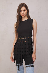 Inaya – Kreisförmiges Top mit Cut-outs und Fransen