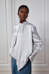 Kara Satin-Rüschentop mit Fransen