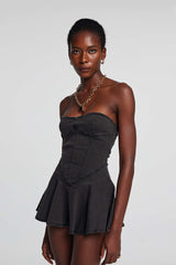 Leora – Trägerloses, figurbetontes Jeanskleid in Schwarz