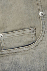 Lyla – Kurze Jeans mit hohem Bund und Ombré-Muster