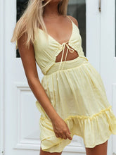 Maxikleid mit Wasserfallausschnitt, Rüschen und klassischem Saum - Rosa