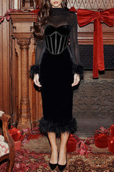 Kleid aus Netz-Samt mit Patchwork und flauschigem Saum und Schlitz