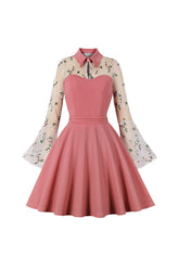 Vintage-Kleid mit Netzstickerei und ausgestellten Ärmeln