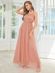 Rosa Partykleid mit kontrastierender Spitze und Bindeband am Rücken