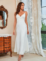 Weißes Partykleid mit V-Ausschnitt und Spaghettiträgern