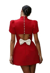 Rotes Minikleid mit Cut-outs