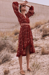 High&Low Kleid mit V-Ausschnitt und Boho-Print