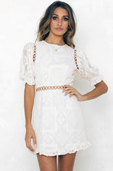 Lady Diana Minikleid mit Puffärmeln und Hohlsaum