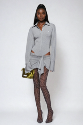 Vaughn – Tief ausgeschnittenes Minikleid mit Rüschen und Cut-outs in Grau