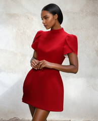 Rotes Minikleid mit Cut-outs