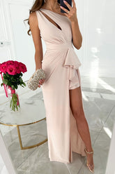 Forever Luxe – Maxikleid mit One-Shoulder-Träger, Cut-out, Rüschen und Schlitz