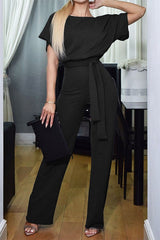 Kurzärmliger Jumpsuit mit Schnürung und Knöpfen