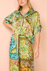 Mühelos stylische Satin-Oversize-Bluse mit Paisley-Farbblock-Print und Button-Down-Kragen