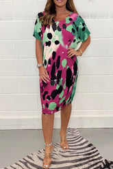 Oversize-Kleid mit T-Steg und Rundhalsausschnitt in mehreren Farben