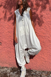 Avery Jumpsuit mit halber Knopfleiste und Kapuze und Taschen vorne