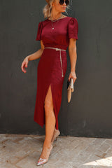 Stay Fashionably Focused – Midikleid aus Satin mit Schlitz