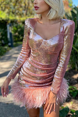 Tanze durch die Nacht – Partykleid mit Pailletten und Federn