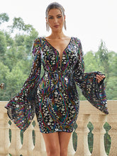 V-Ausschnitt, ausgestellte Ärmel, mehrfarbige Pailletten, figurbetontes Minikleid XJ1936