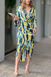 Searching for Elegance – Bedrucktes Wickel-Midikleid