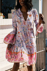 Send My Love – Boho-Babydoll-Minikleid mit Blumenmuster und Glockenärmeln