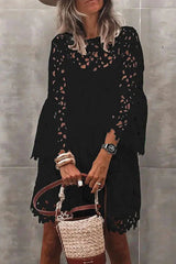 Pretty Presence – Minikleid mit Glockenärmeln und Häkelspitze