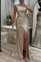 Let The Banquet Begin – Schulterfreies Maxikleid mit Pailletten und seitlichen Rüschenschlitzen