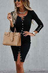 Office Chic – Geripptes Kleid mit Knopfleiste