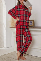 Pyjama-Set mit weihnachtlichem Karomuster und Taschenknöpfen