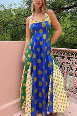 Maxikleid mit kontrastfarbenem Punktemuster und Reißverschluss auf der Rückseite, Neckholder und Knopfleiste