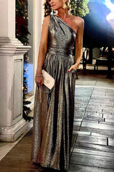 Talk of The Party – Metallic-Maxikleid mit One-Shoulder-Träger und Taschen